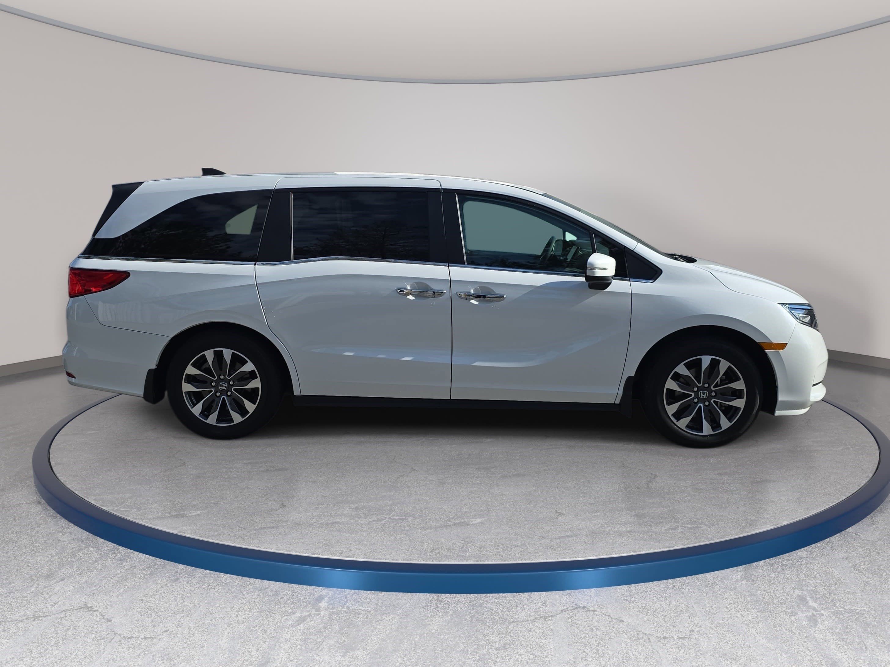 Used 2024 Honda Odyssey EX-L image 4