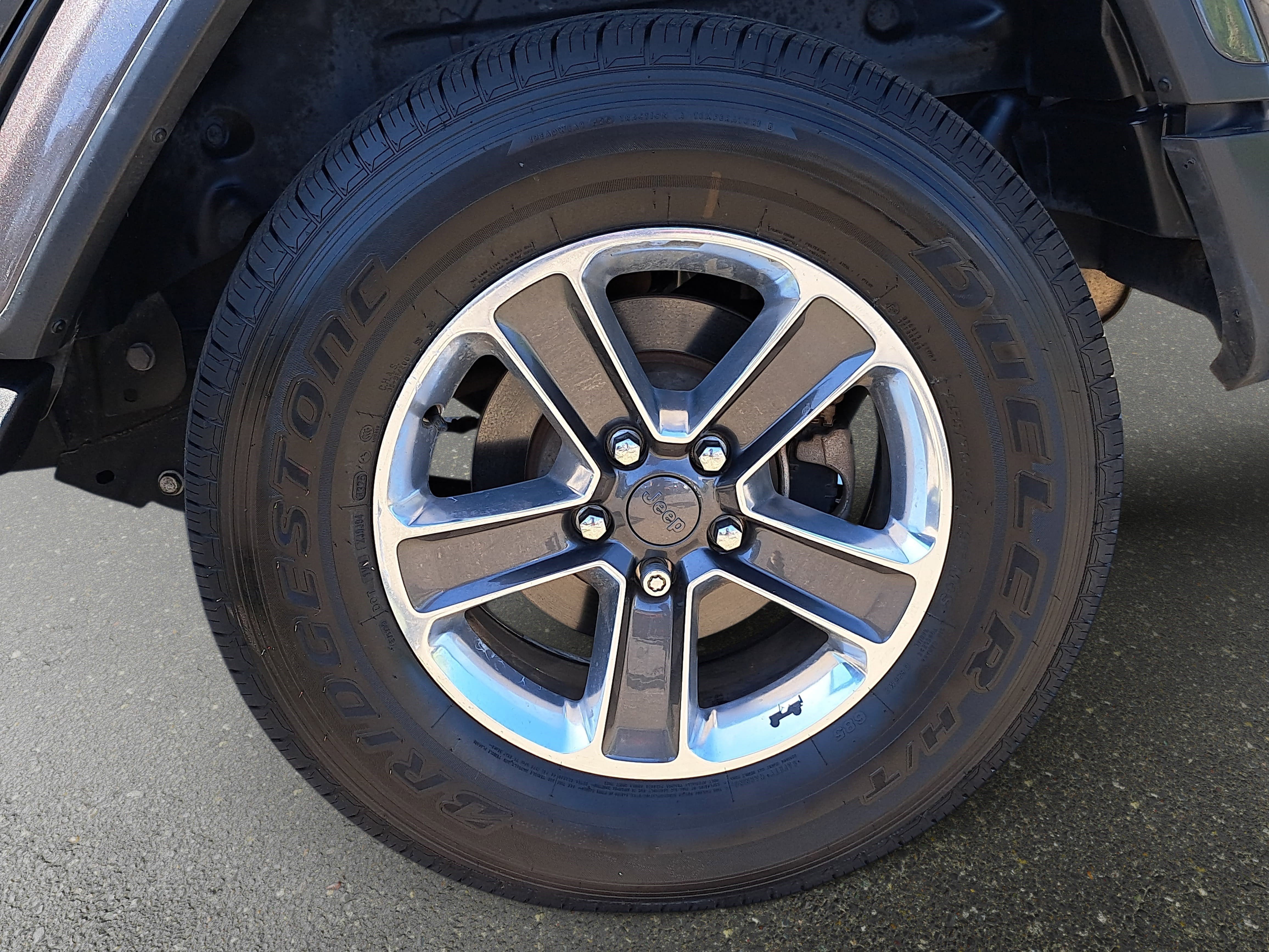 Used 2018 Jeep Wrangler Unlimited Sahara w/ Dual Top Group image 31