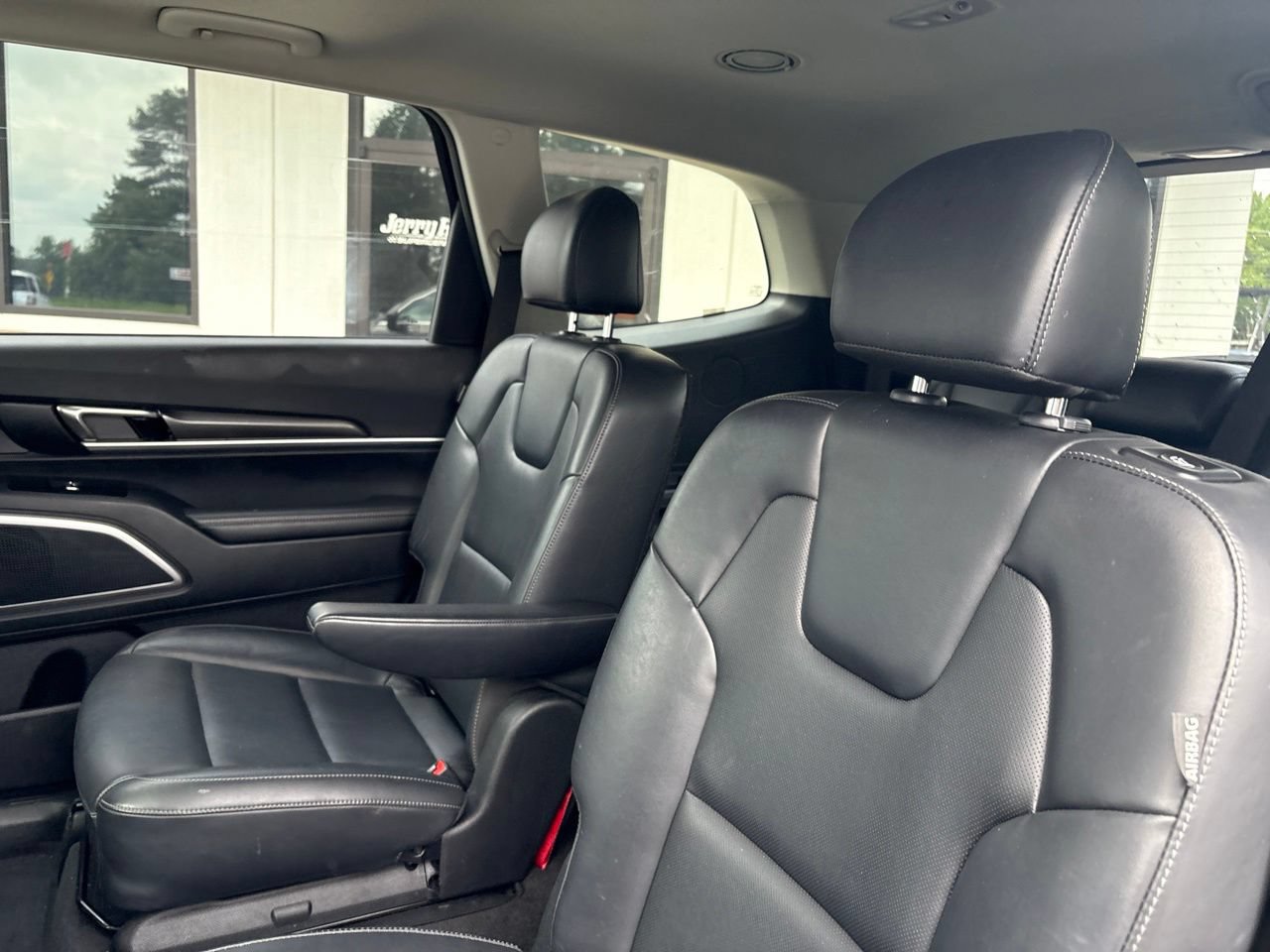 Used 2025 Kia Telluride S FWD image 6