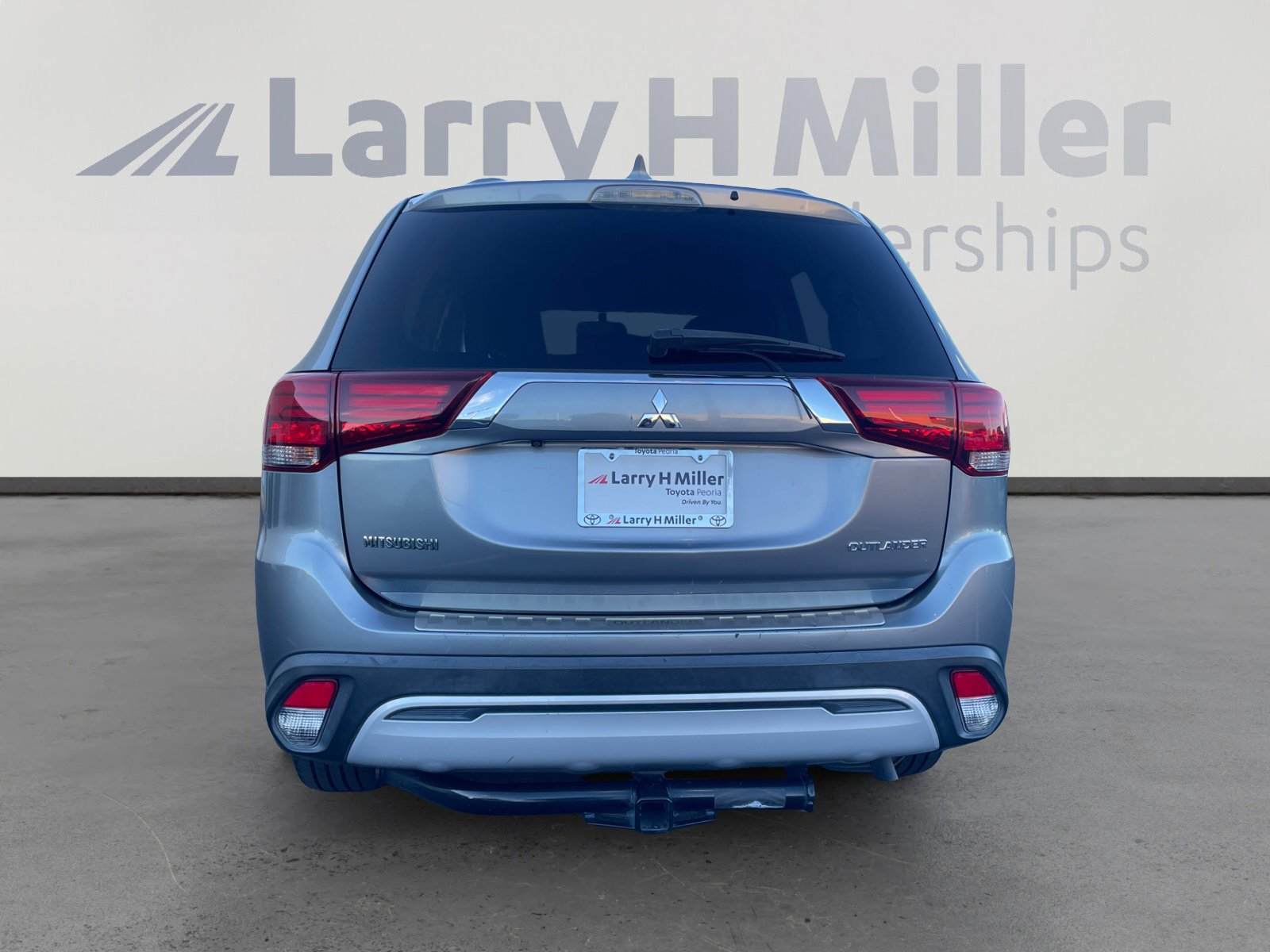 Used 2019 Mitsubishi Outlander ES image 4