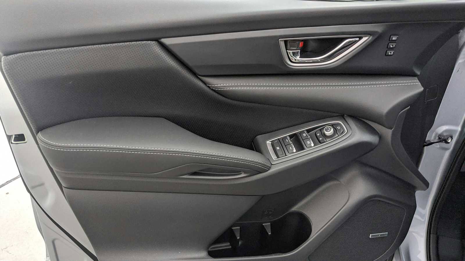 New 2025 Subaru Ascent Limited image 14