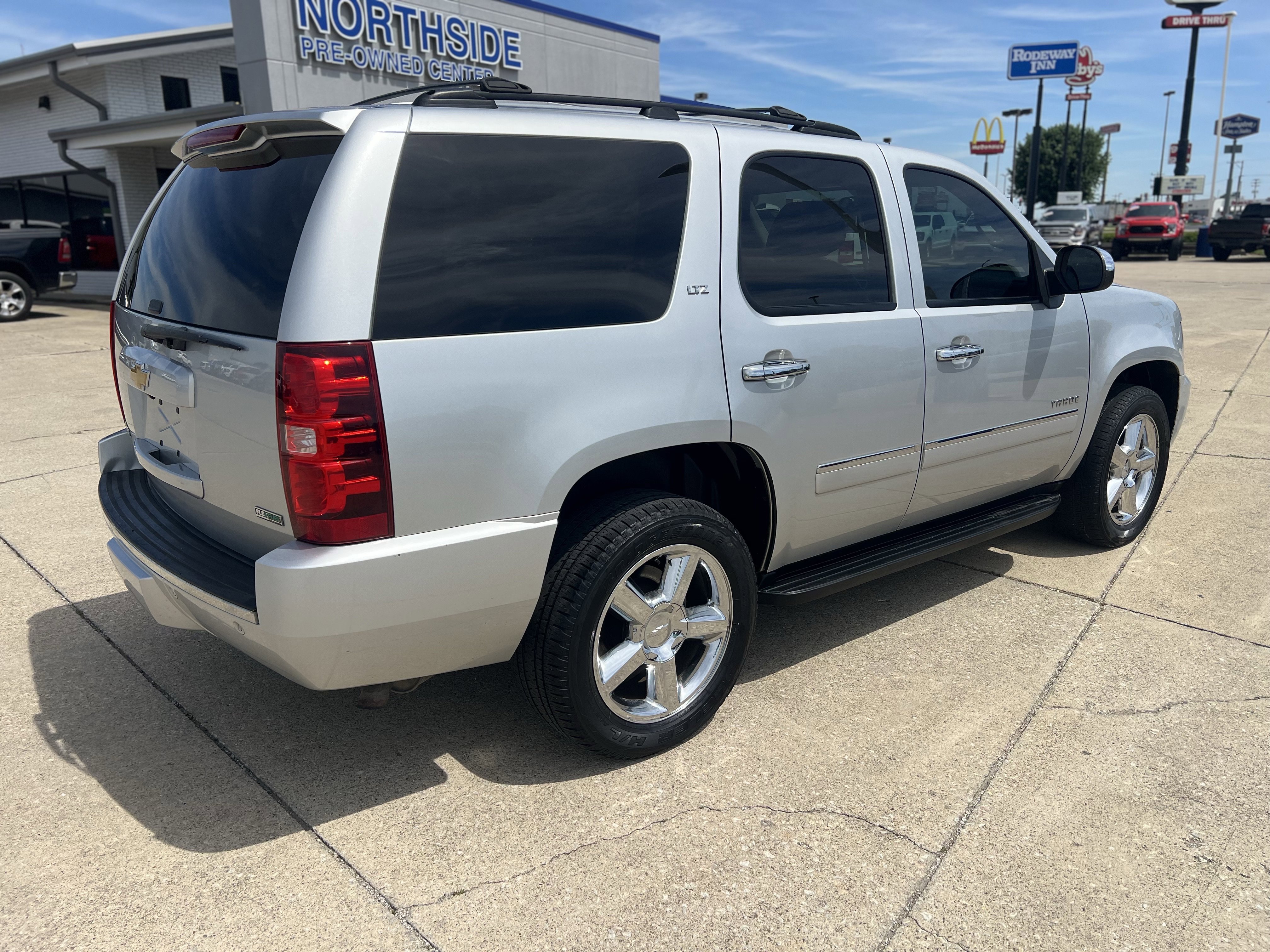 Used 2012 Chevrolet Tahoe LTZ AWD/4WD image 6