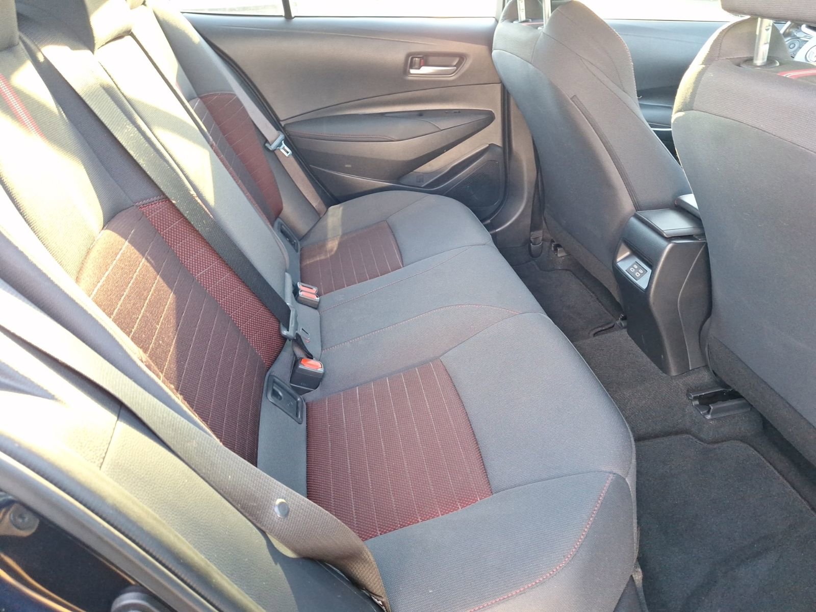 Used 2023 Toyota Corolla SE image 31