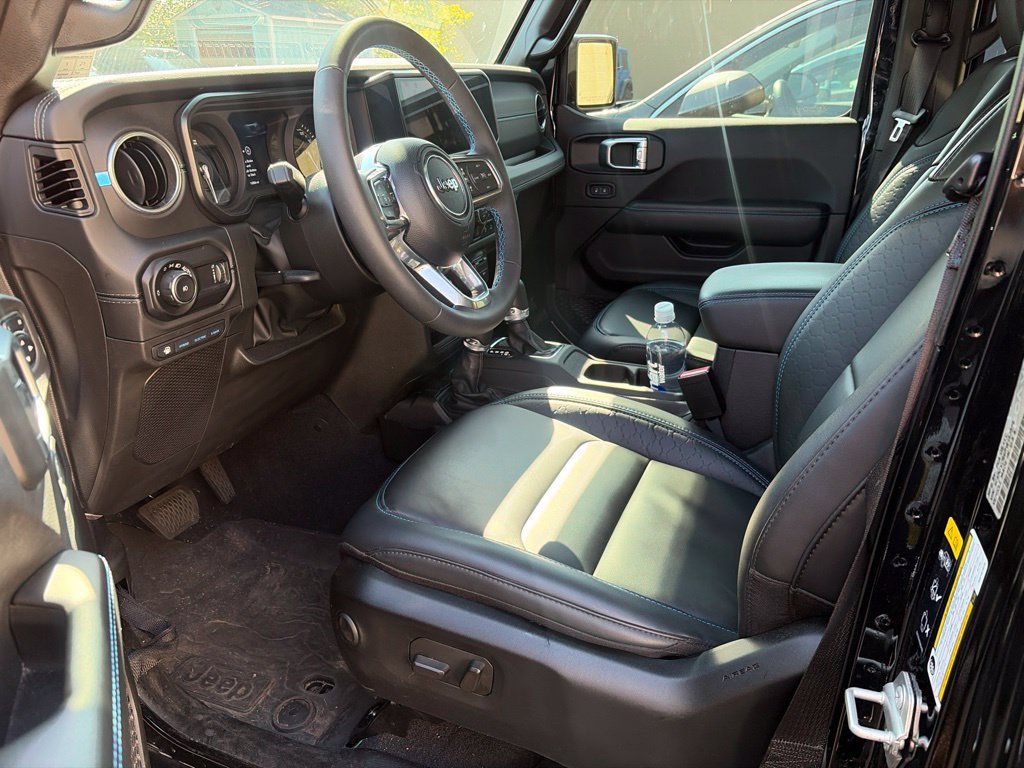Used 2024 Jeep Wrangler High Altitude AWD/4WD image 6