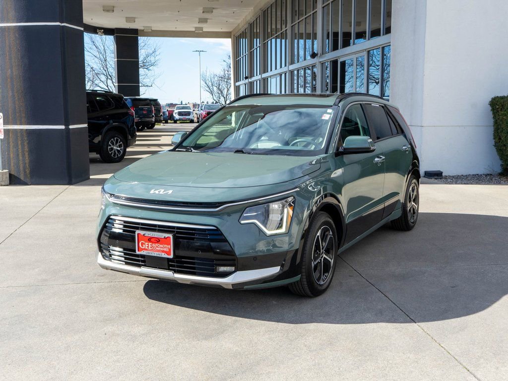 Used 2023 Kia Niro SX Touring FWD image 3