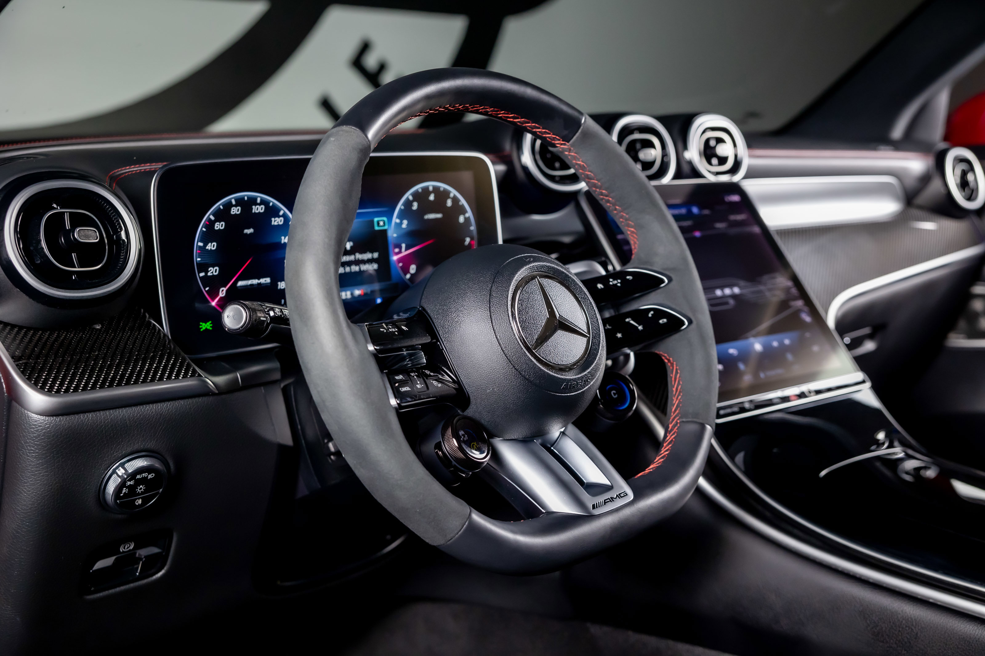 Used 2024 Mercedes-Benz GLC 43 AMG 4MATIC image 31