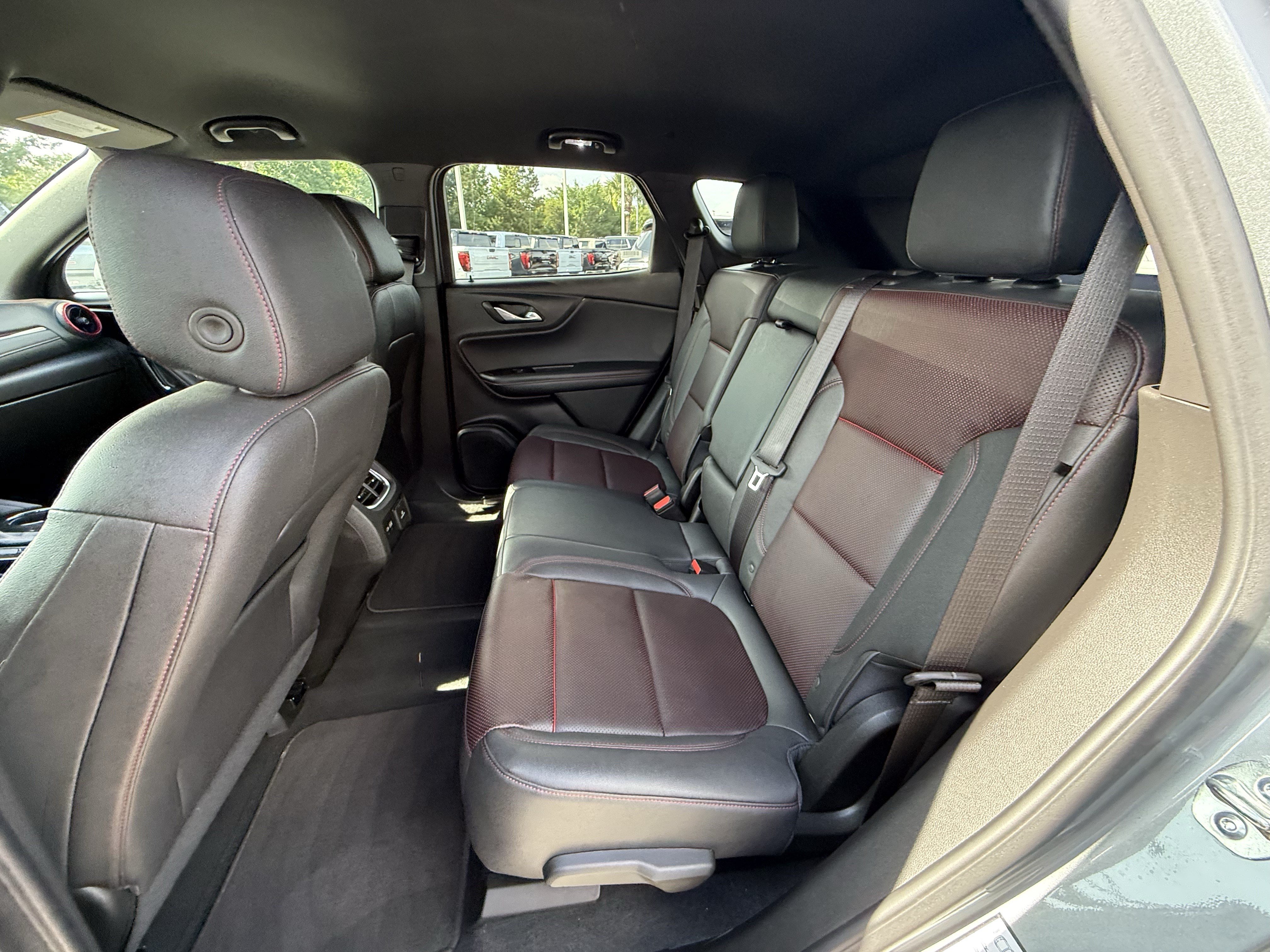 Used 2025 Chevrolet Blazer RS FWD image 30