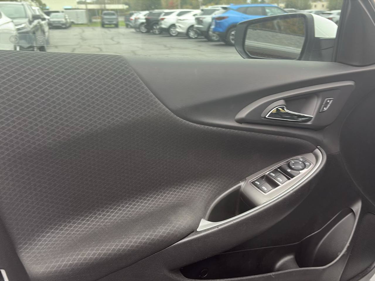 Used 2025 Chevrolet Malibu LS w/ Driver Confidence Package FWD image 9