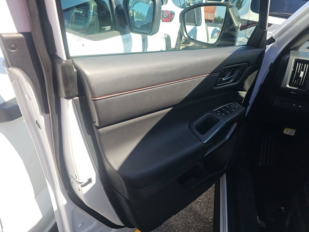 Used 2026 Nissan Pathfinder Rock Creek AWD/4WD image 15