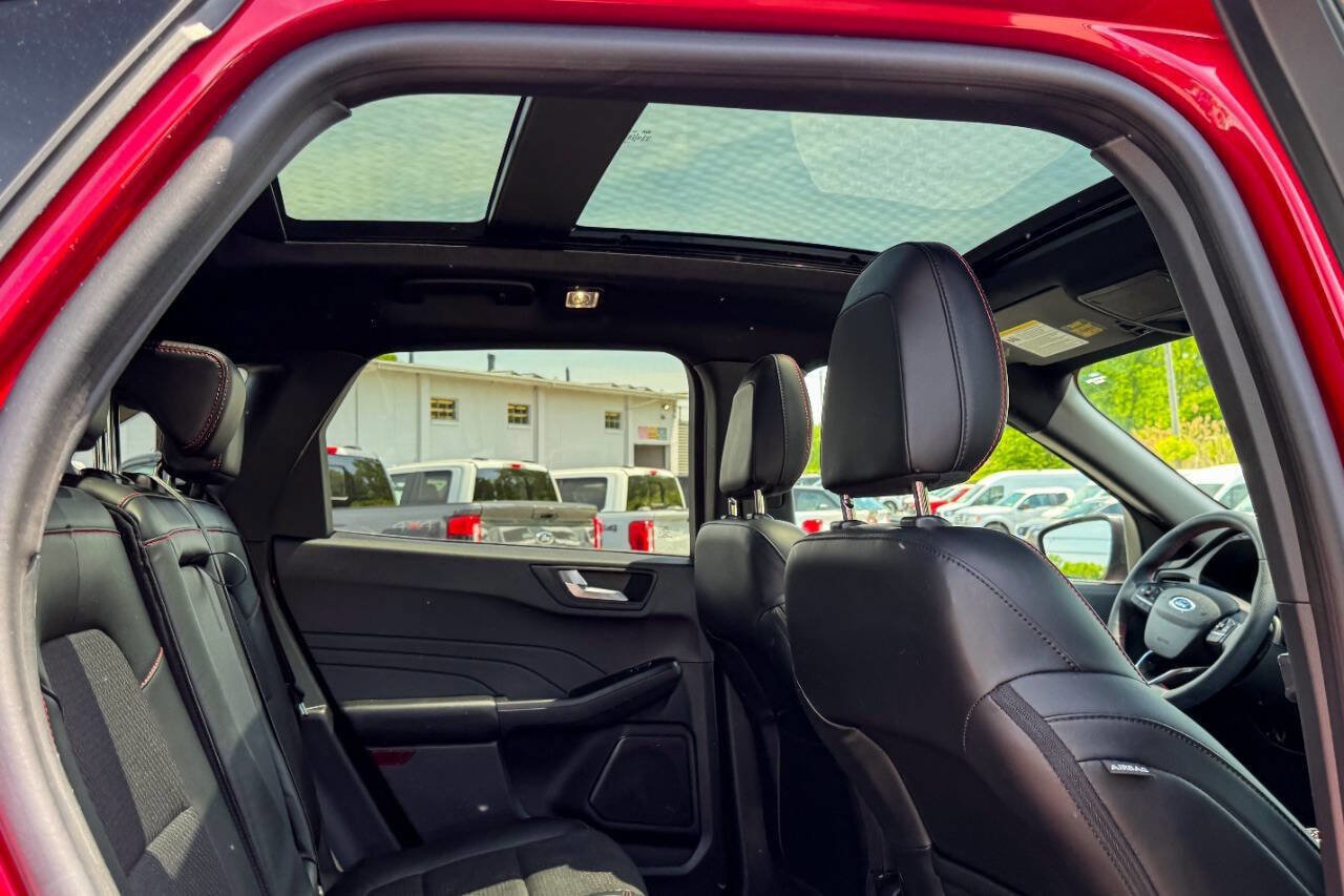 Used 2023 Ford Escape ST-Line w/ Tech Pack #1 AWD/4WD image 14