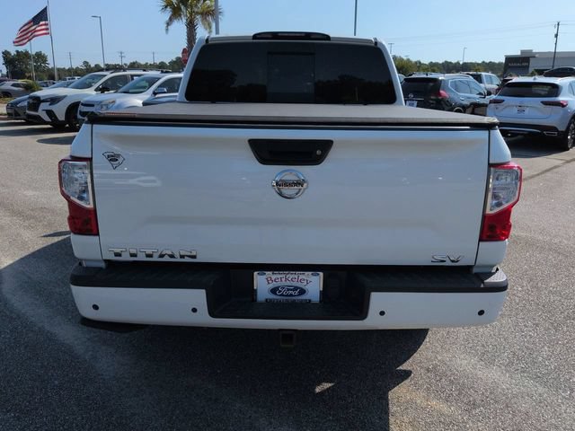 Used 2020 Nissan Titan SV w/ SV Convenience Package RWD image 5