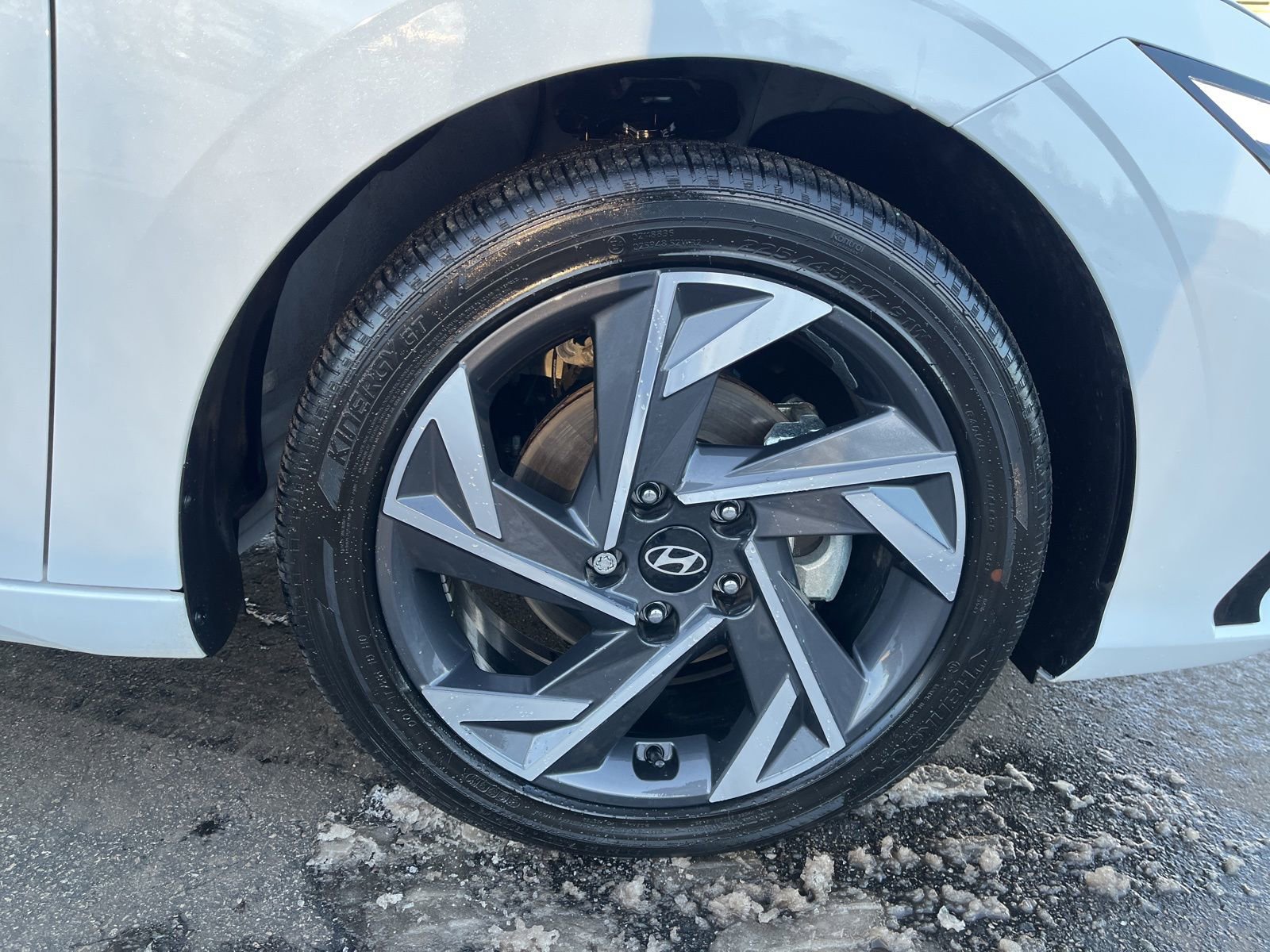 Certified 2025 Hyundai Elantra Limited image 12