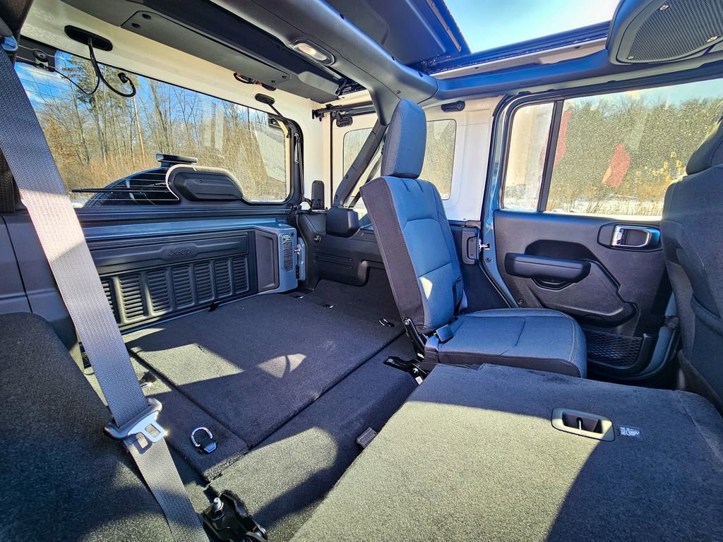 New 2026 Jeep Wrangler Sport S image 32
