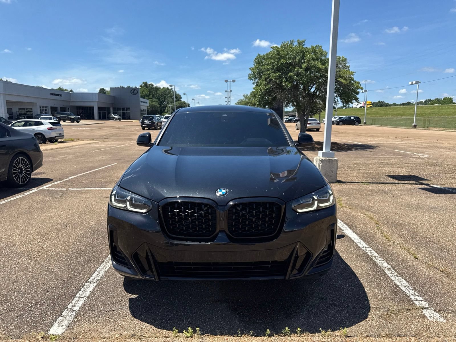 Certified 2023 BMW X4 xDrive30i w/ M Sport Package AWD/4WD image 2