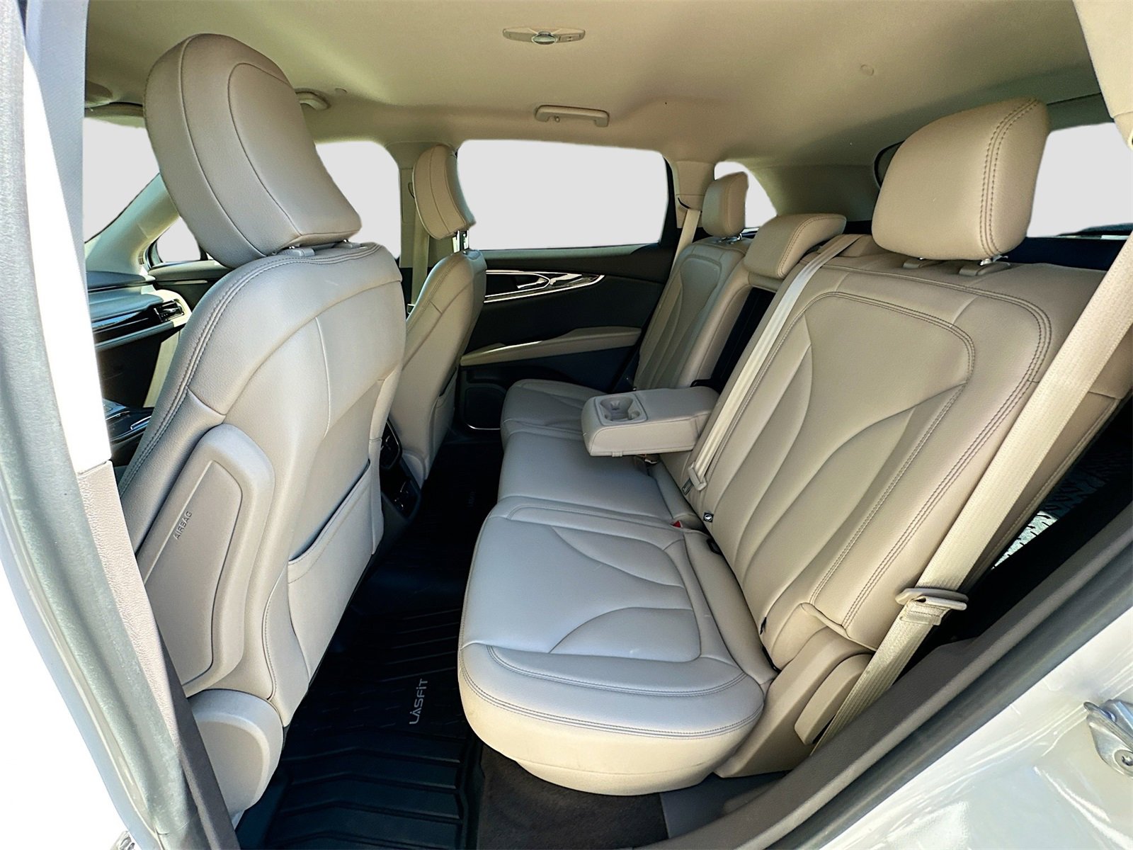 Used 2022 Lincoln Nautilus FWD w/ Premium Package image 24