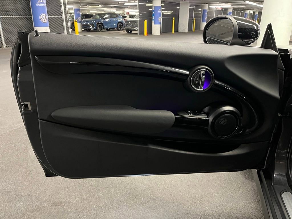 Used 2021 MINI Cooper S w/ Premium Package image 17