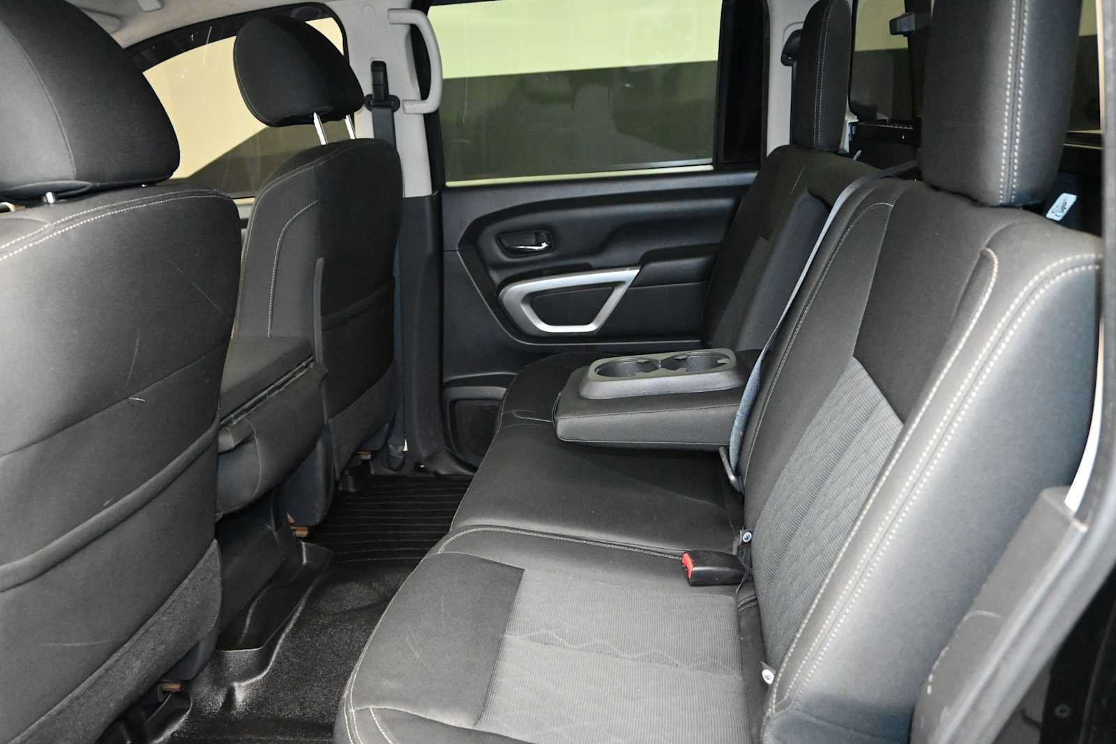 Used 2017 Nissan Titan SV AWD/4WD image 20