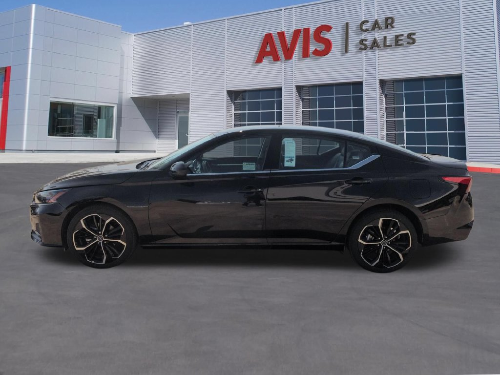 Used 2025 Nissan Altima 2.5 SR AWD/4WD image 8