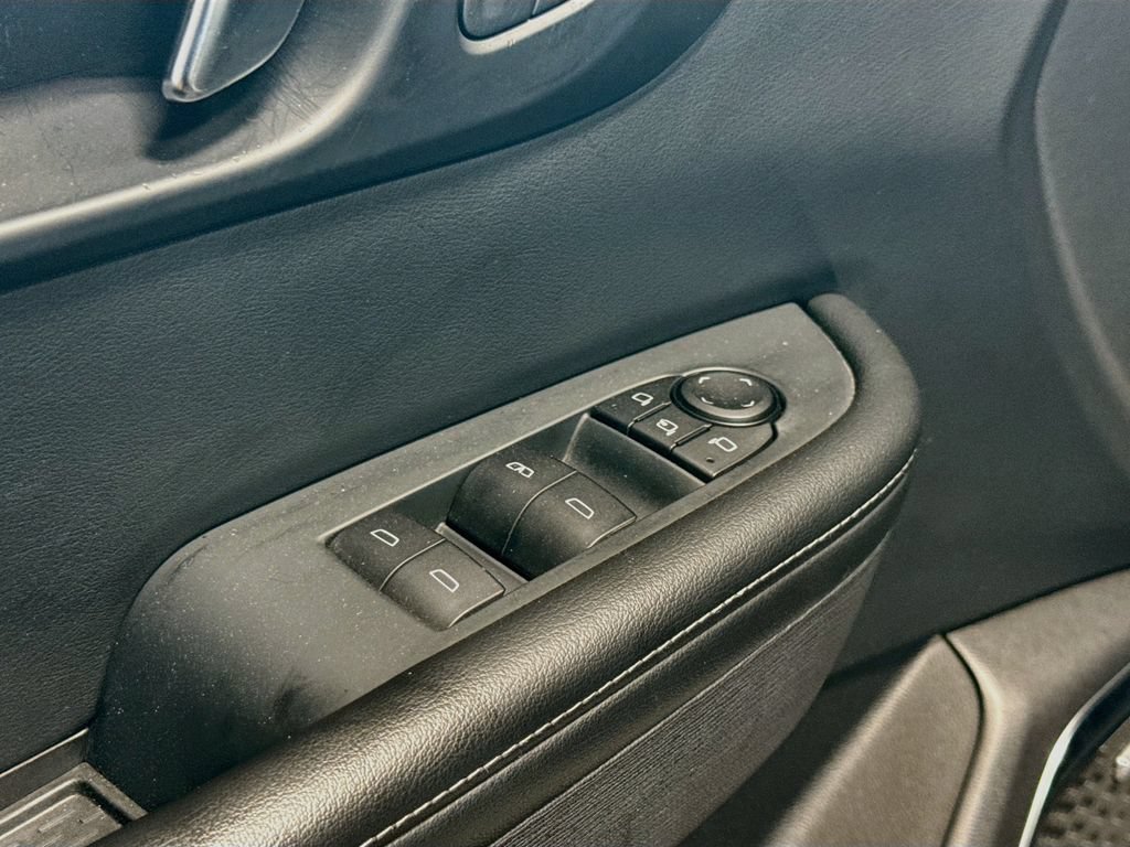 Used 2025 Buick Enclave Preferred FWD image 18