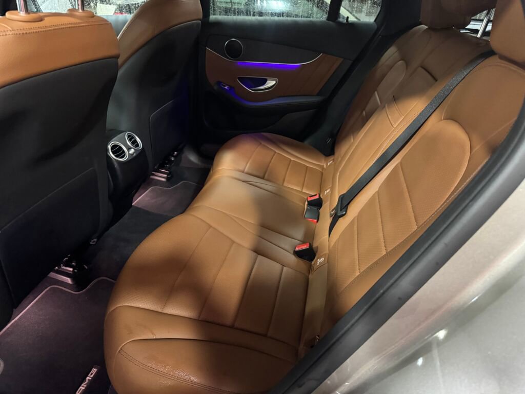 Used 2021 Mercedes-Benz GLC 300 4MATIC image 13