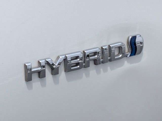 Used 2016 Toyota Prius Three Touring FWD image 25