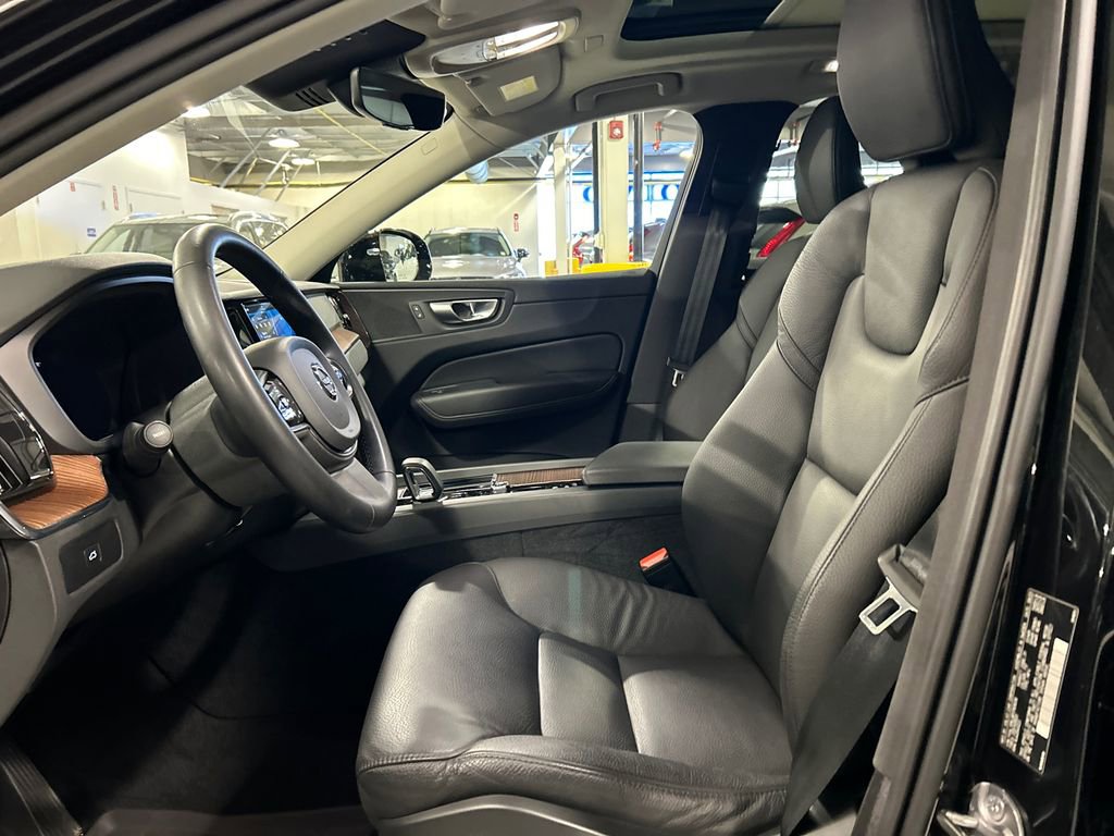 Certified 2024 Volvo XC60 B5 Plus w/ Climate Package image 10