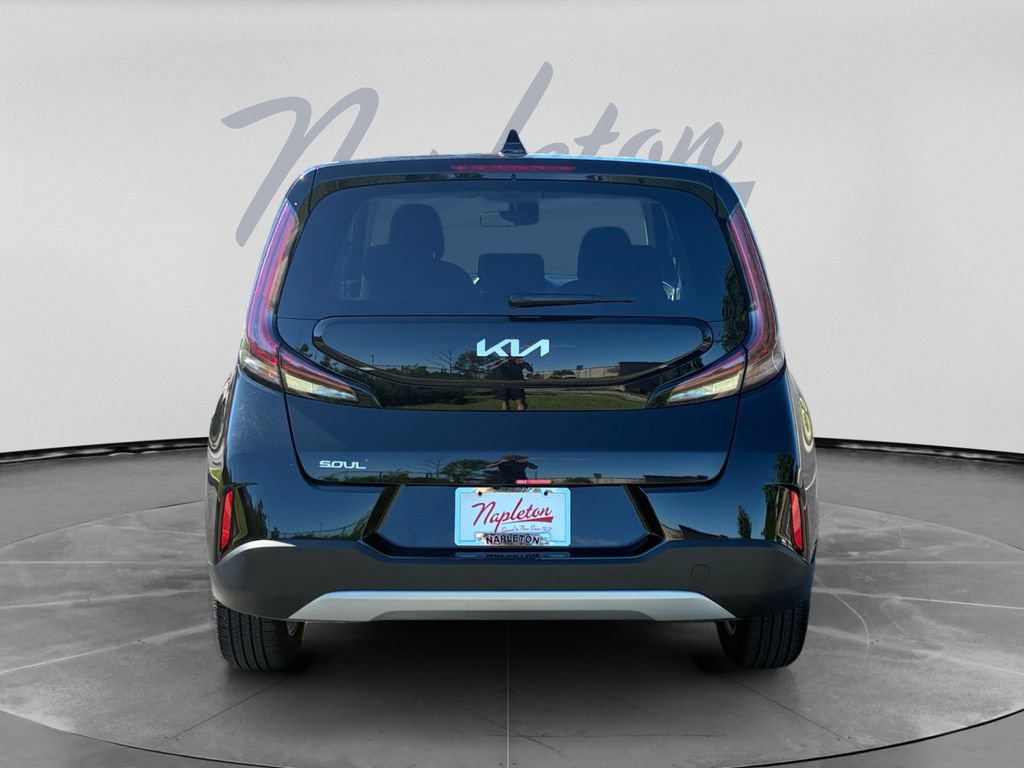 Certified 2025 Kia Soul LX w/ LX Technology Package FWD image 7