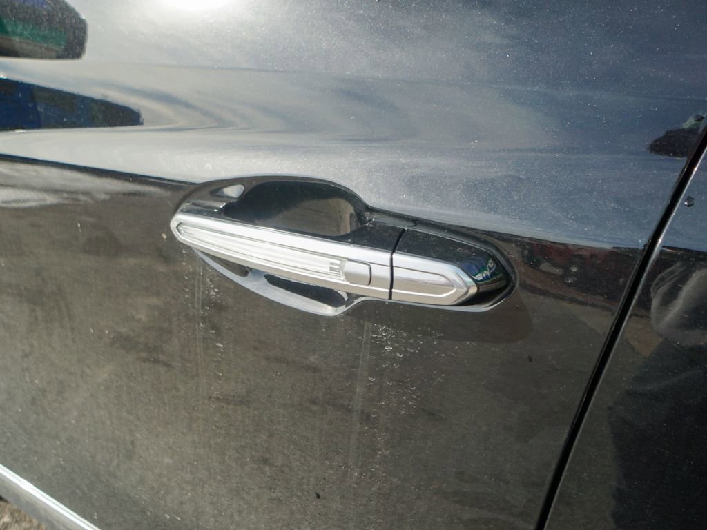 Used 2020 Cadillac XT5 Premium Luxury w/ LPO, Floor Liner Package image 8