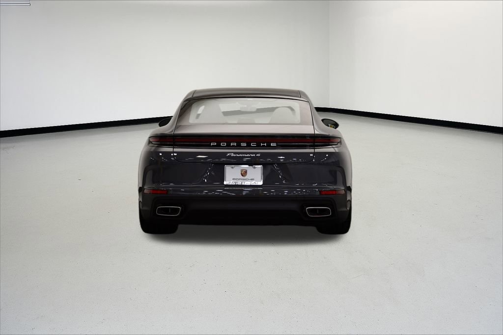 Used 2025 Porsche Panamera image 4