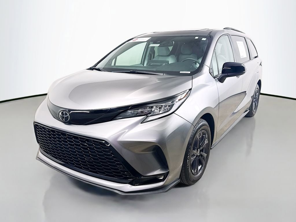 Certified 2026 Toyota Sienna XSE AWD/4WD image 3