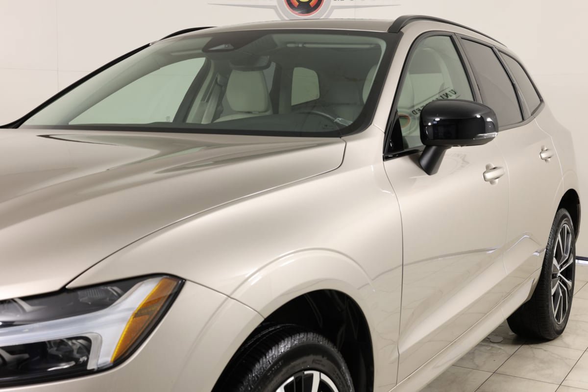 Used 2025 Volvo XC60 B5 Plus w/ Protection Package Premier AWD/4WD image 49