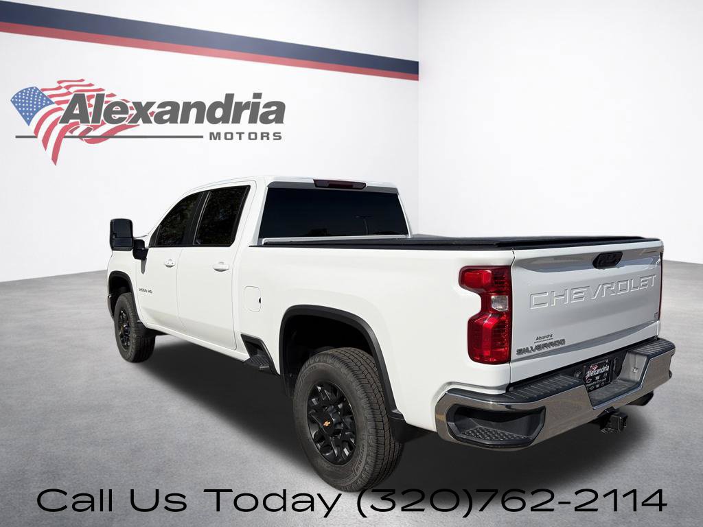 Used 2024 Chevrolet Silverado 2500 LT AWD/4WD image 9