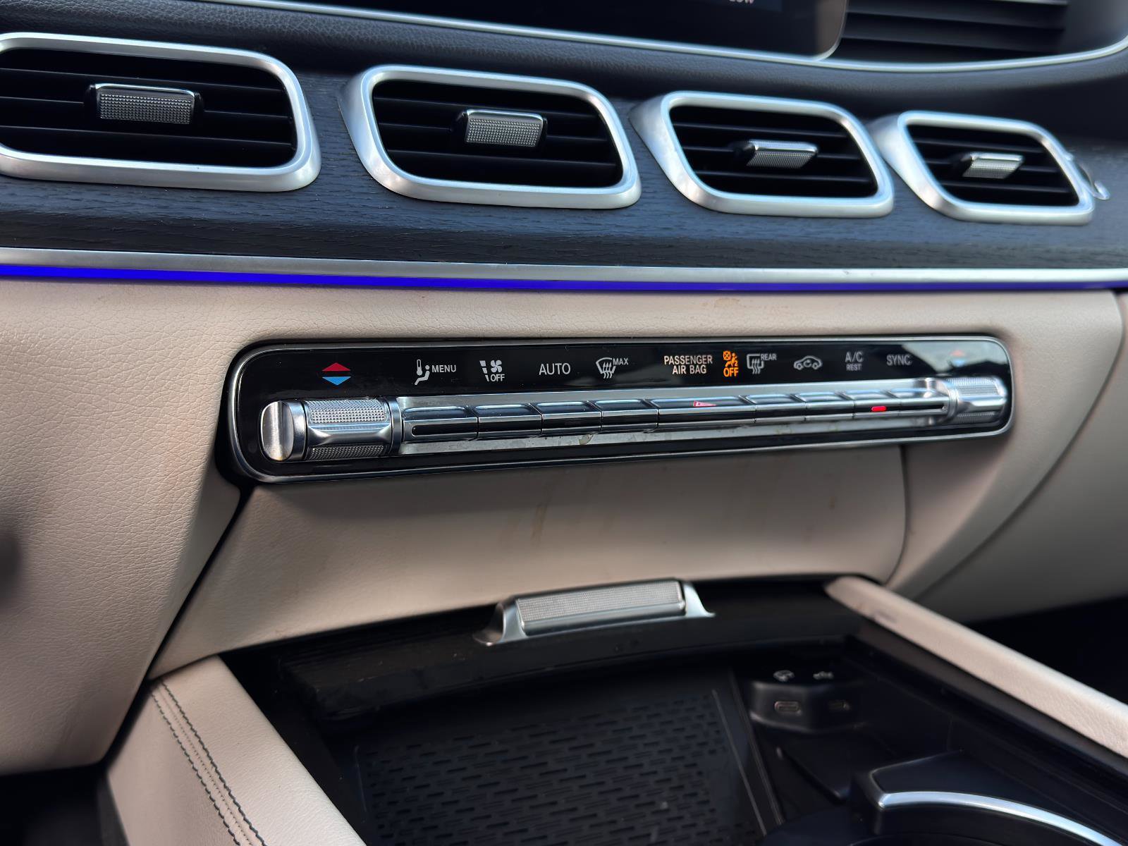 Used 2020 Mercedes-Benz GLE 350 4MATIC w/ Premium Package image 21