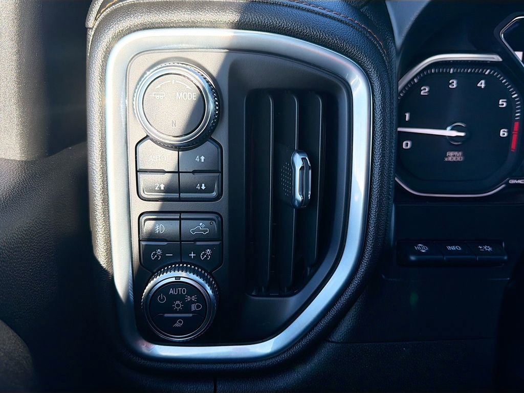 Used 2021 GMC Sierra 2500 AT4 w/ AT4 Preferred Package image 10
