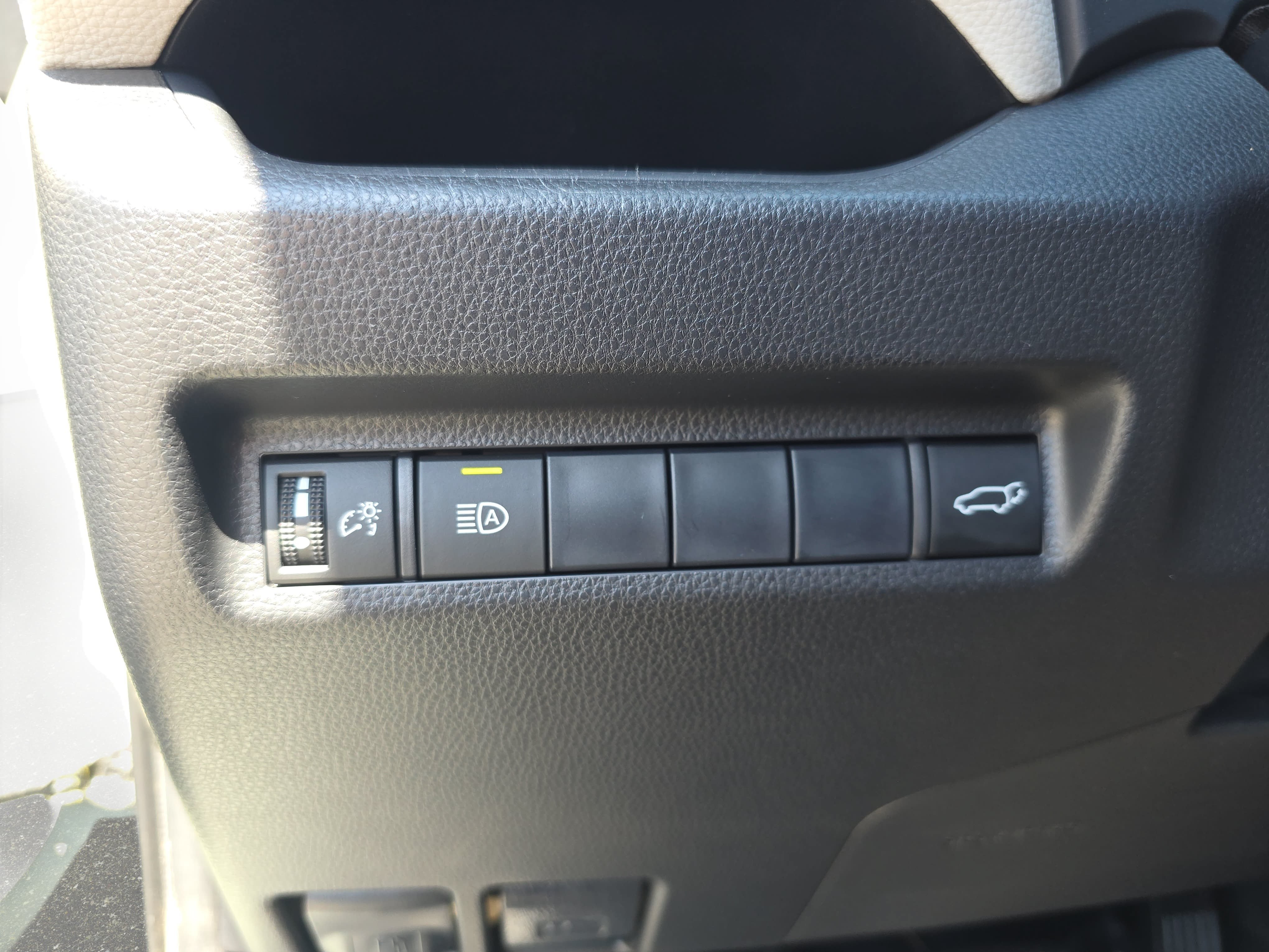 Used 2019 Toyota RAV4 XLE Premium FWD image 24