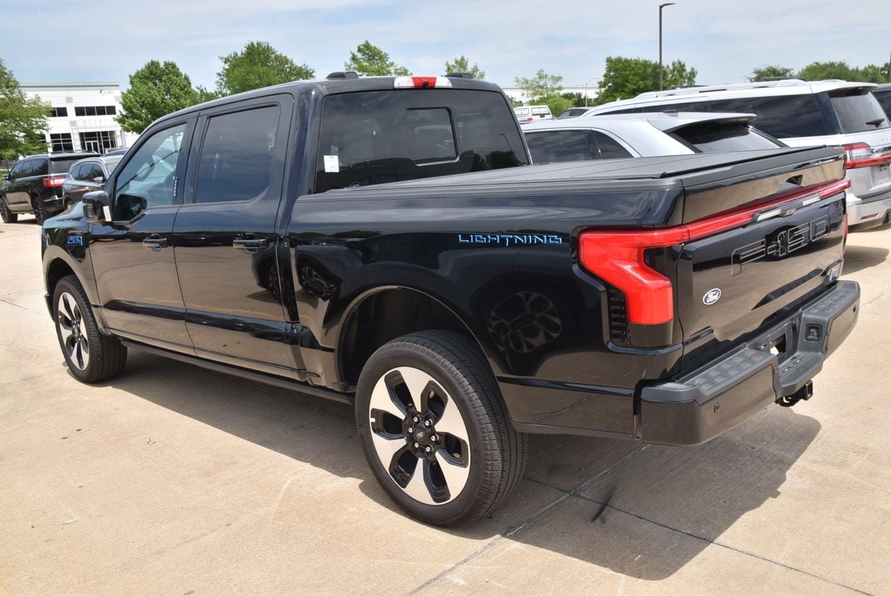 Used 2025 Ford F150 Lightning Platinum AWD/4WD image 8