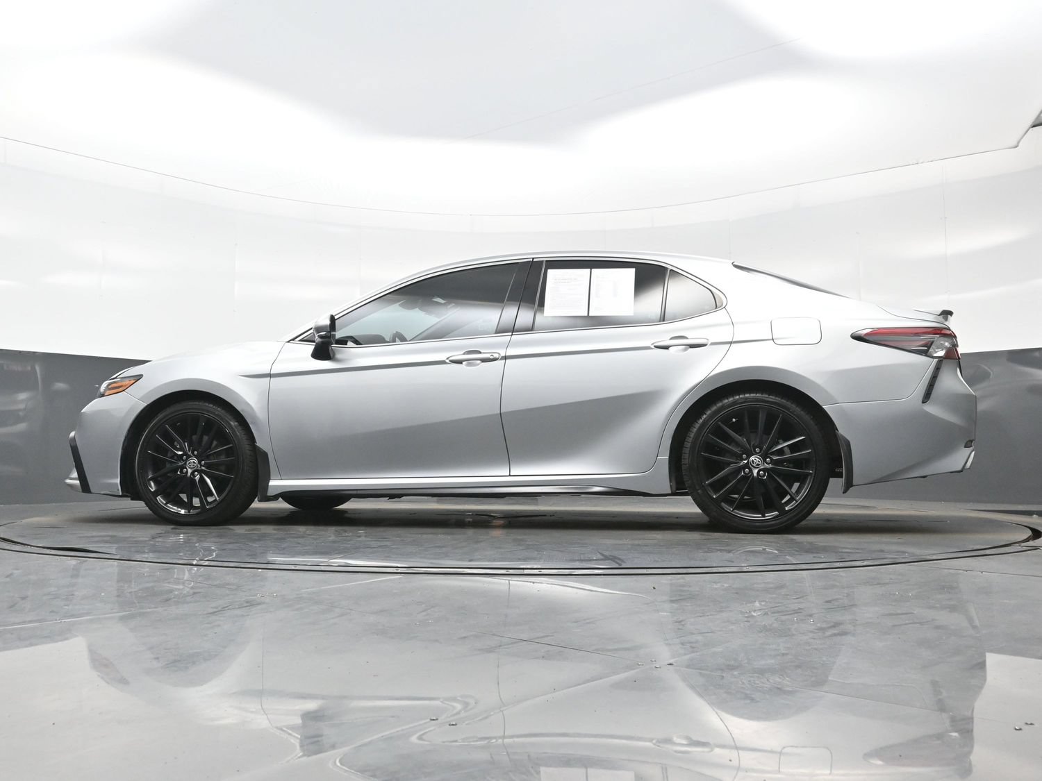 Used 2023 Toyota Camry XSE FWD image 31