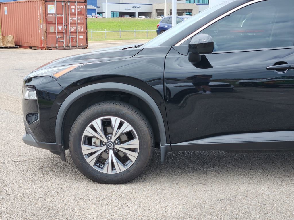 Used 2023 Nissan Rogue SV w/ SV Premium B Package FWD image 6