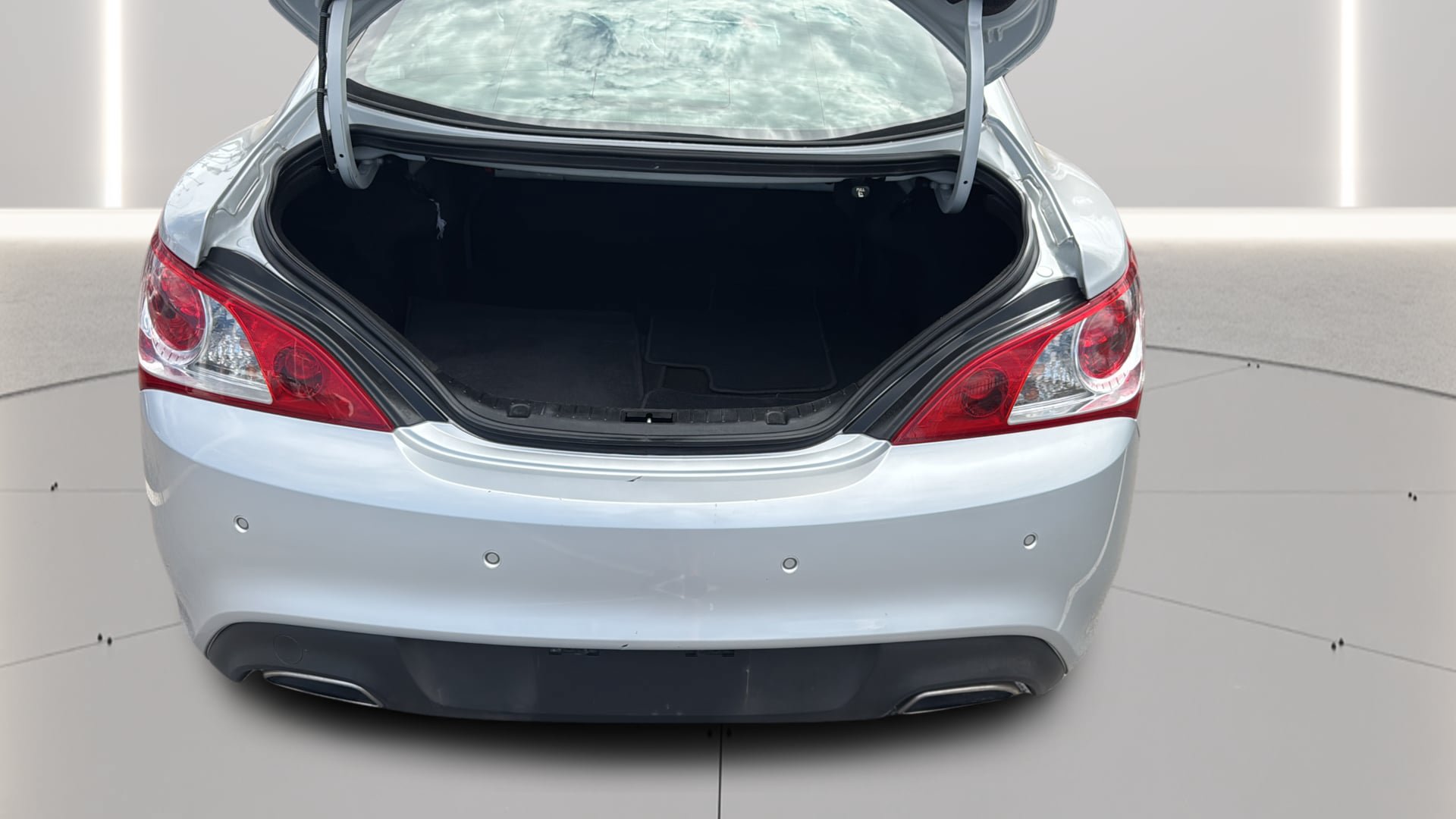 Used 2011 Hyundai Genesis 3.8 RWD image 33