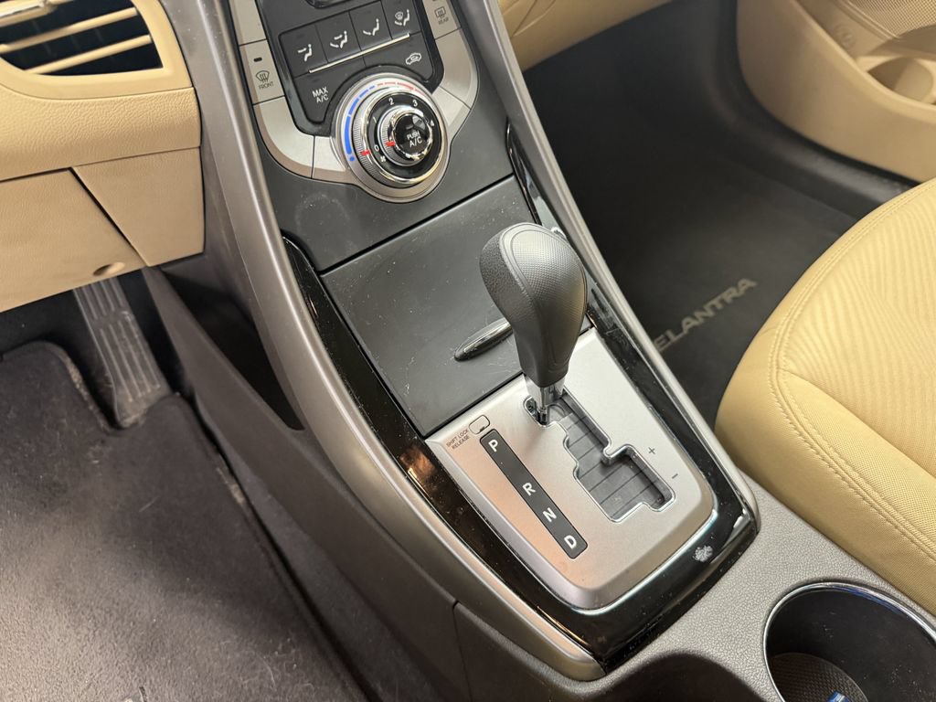 Used 2013 Hyundai Elantra GLS FWD image 27