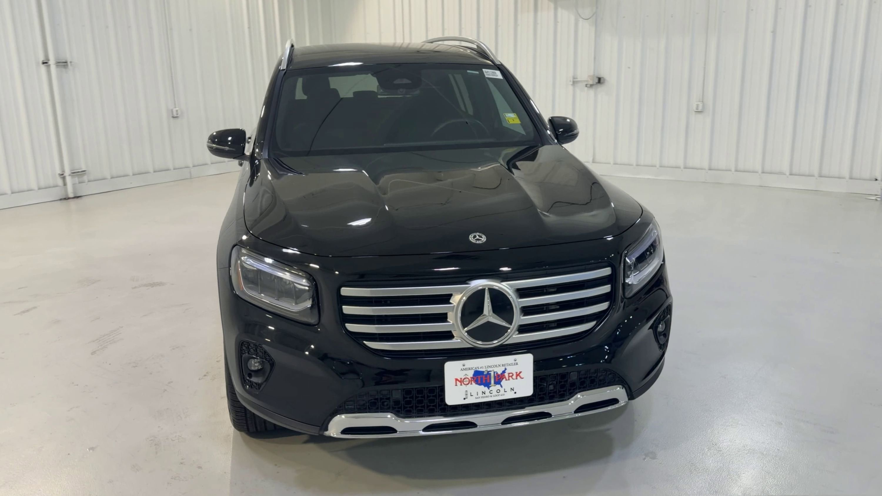 Used 2025 Mercedes-Benz GLB 250 image 4