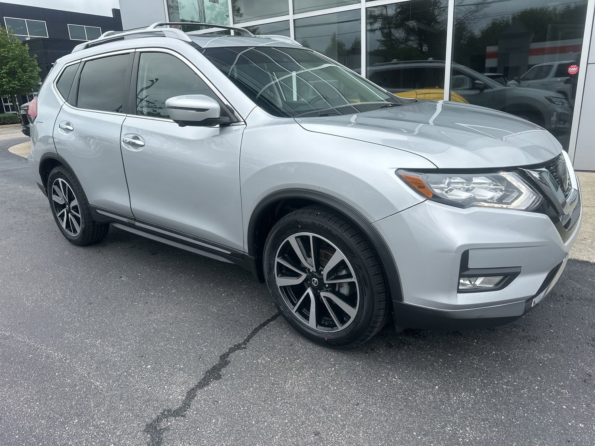 Used 2019 Nissan Rogue SL w/ Premium Package FWD image 1