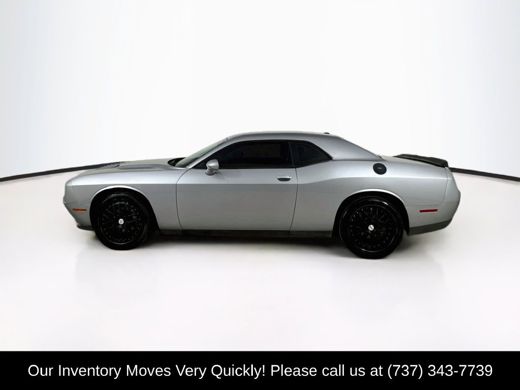 Used 2016 Dodge Challenger SXT RWD image 4