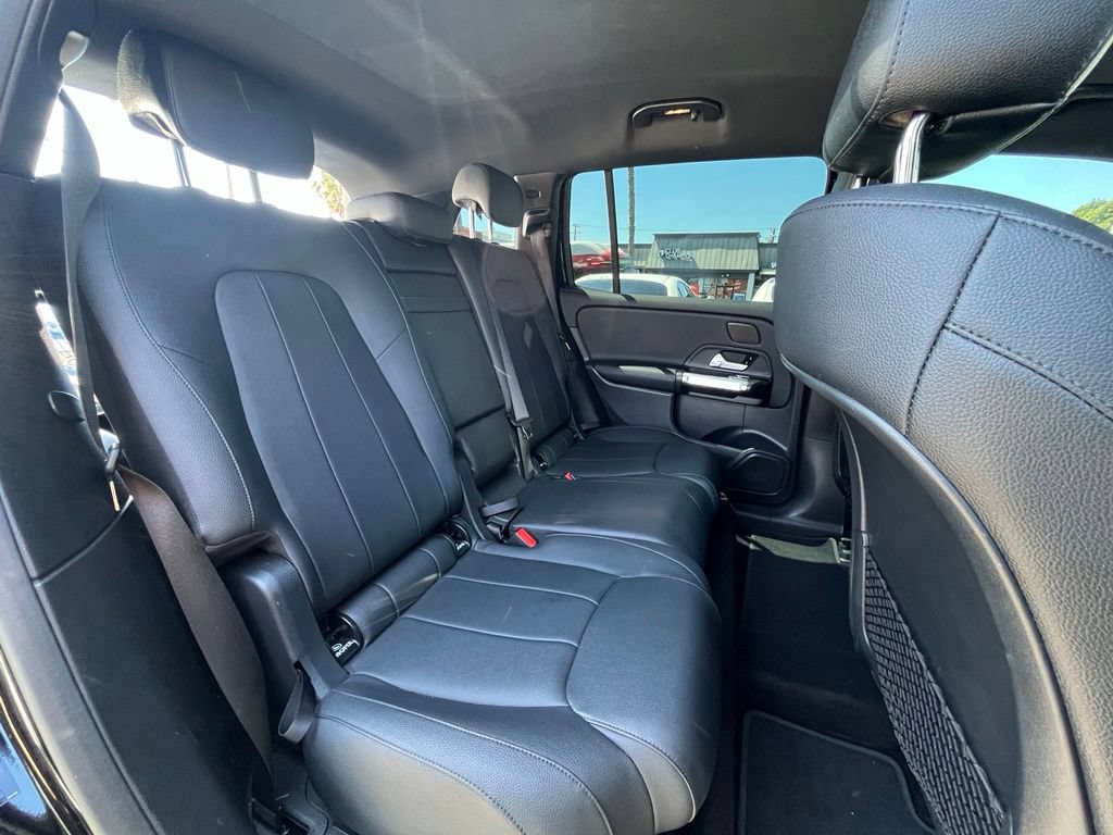 Used 2023 Mercedes-Benz EQB 300 4MATIC w/ Exclusive Package image 16