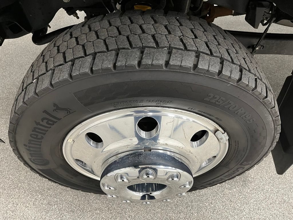Used 2025 Ford F450 Platinum w/ FX4 Off-Road Package AWD/4WD image 15