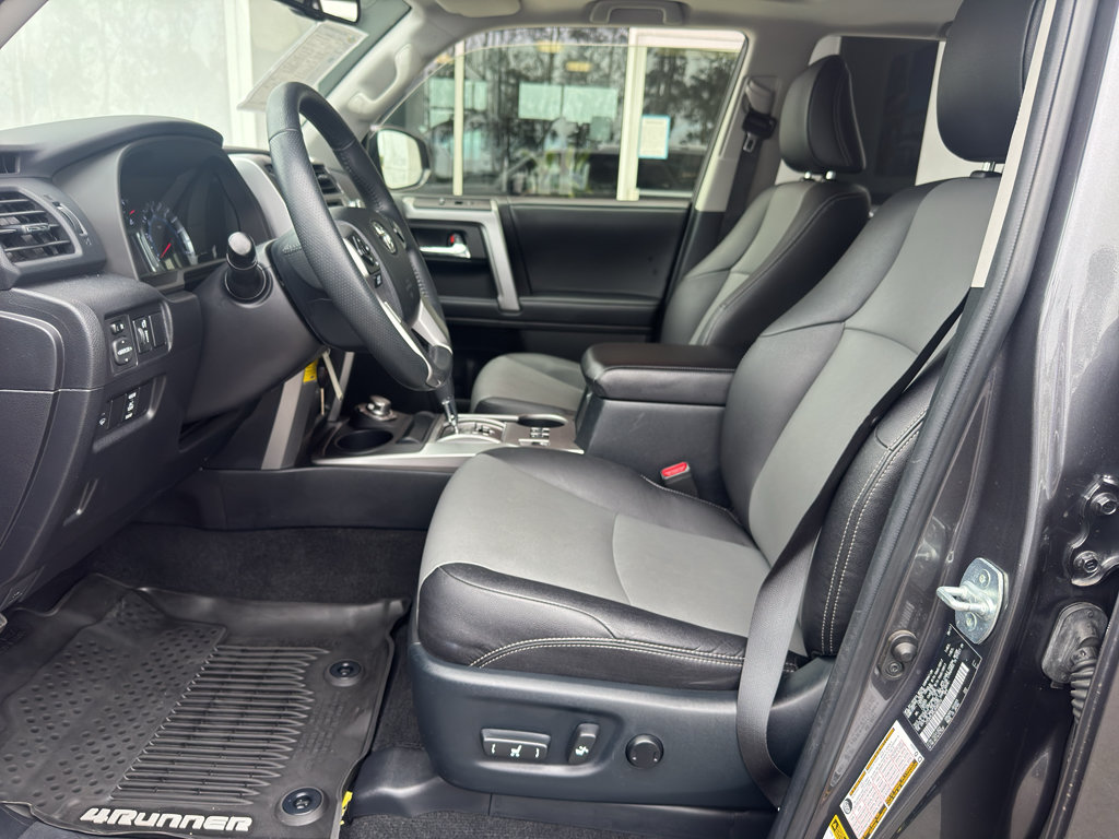 Used 2018 Toyota 4Runner SR5 Premium AWD/4WD image 5