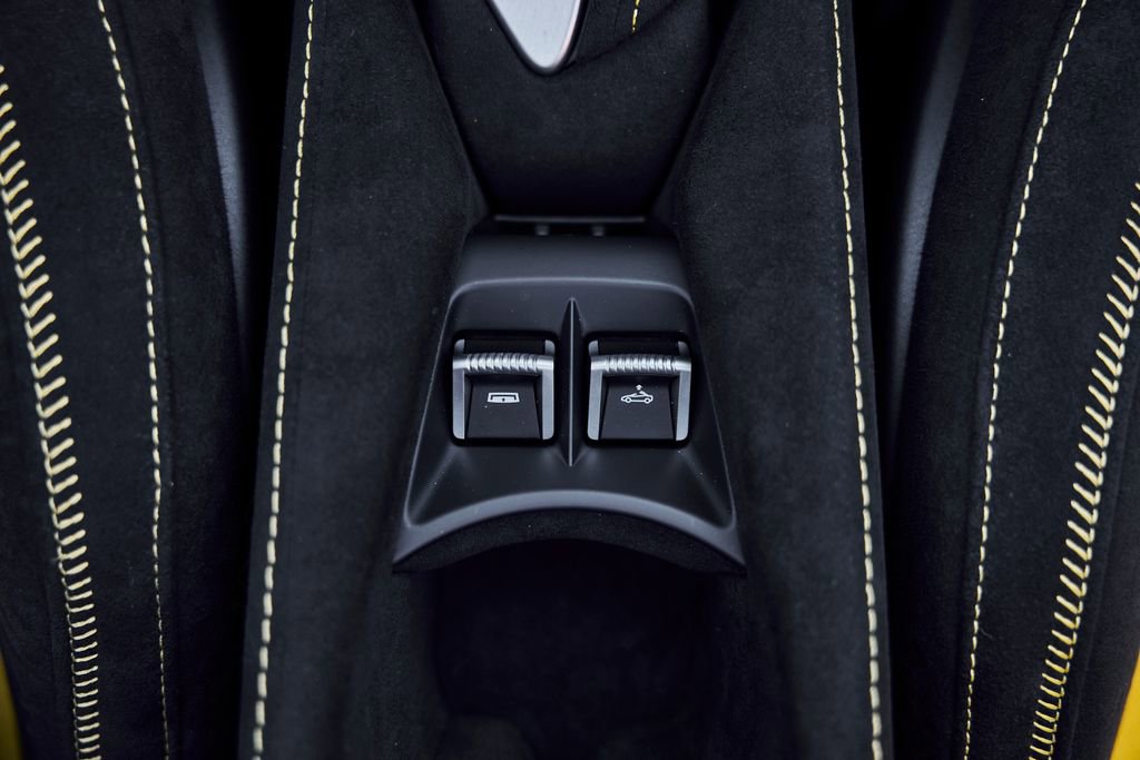 Used 2026 McLaren 750S Spider image 66