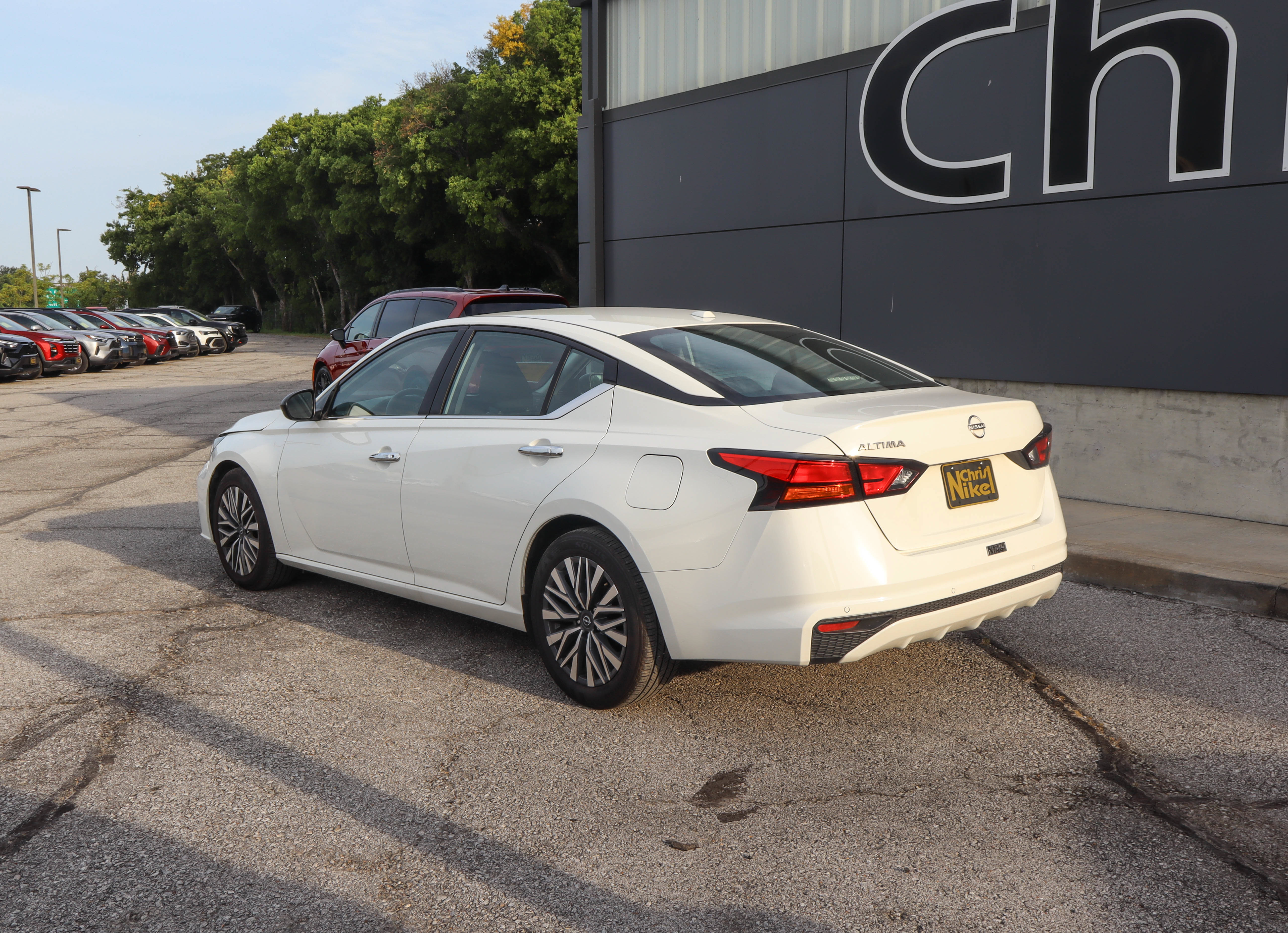 Used 2025 Nissan Altima 2.5 SV FWD image 6