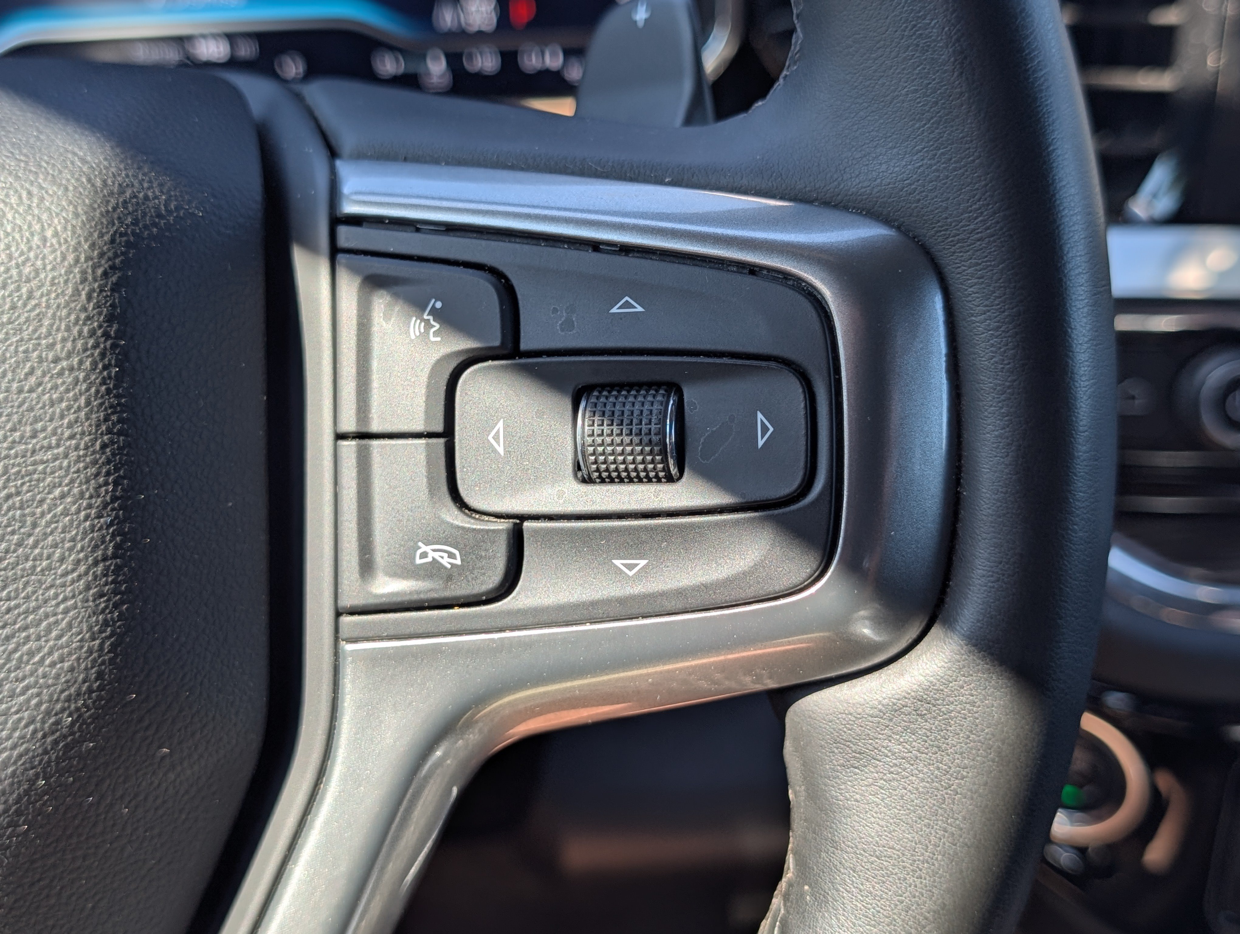 Used 2024 Chevrolet Silverado 1500 LT Trail Boss w/ LT Trail Boss Premium Package AWD/4WD image 24