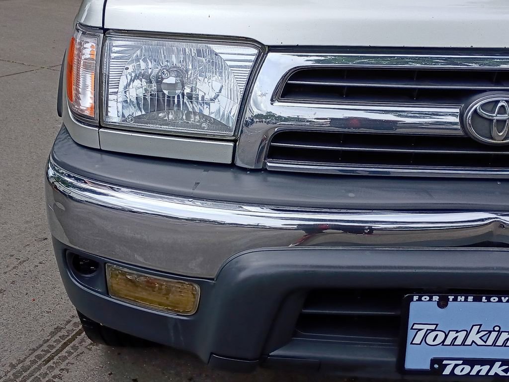 Used 2000 Toyota 4Runner SR5 AWD/4WD image 11